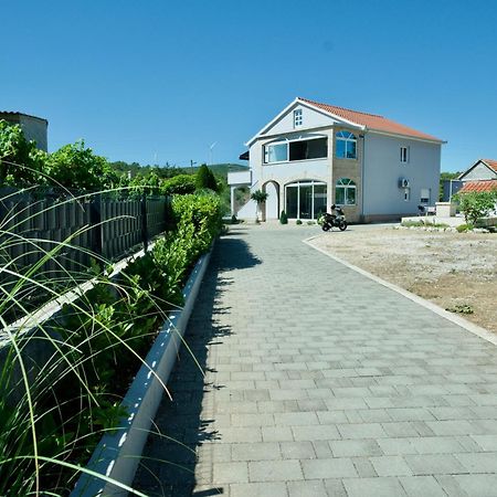 Apartment Lana Bristivica Exterior foto